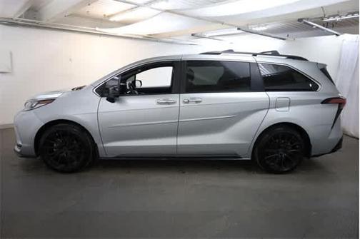 2022 Toyota Sienna XSE 7 Passenger