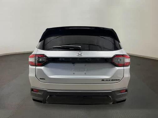 Solar Silver Metallic 2026 Honda Pilot Black Edition