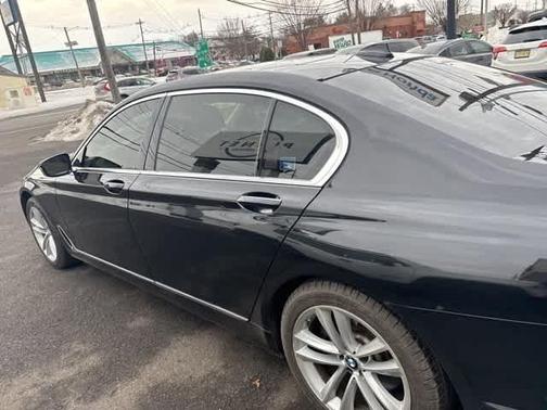 2016 BMW 750 i xDrive