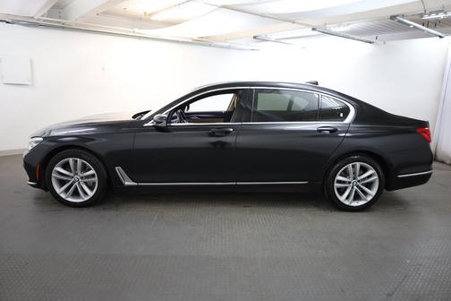 2016 BMW 750 i xDrive