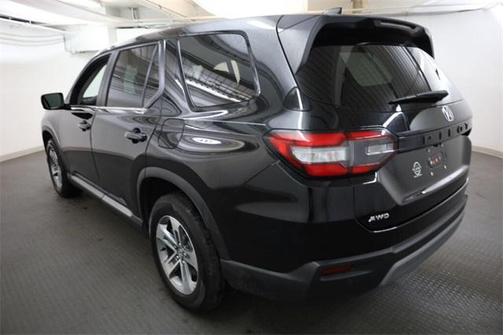 2023 Honda Pilot EX-L 8-Passenger