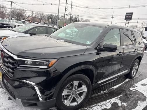 2023 Honda Pilot EX-L 8-Passenger