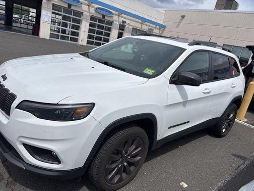 Bright White Clearcoat 2021 Jeep Cherokee Latitude Lux
