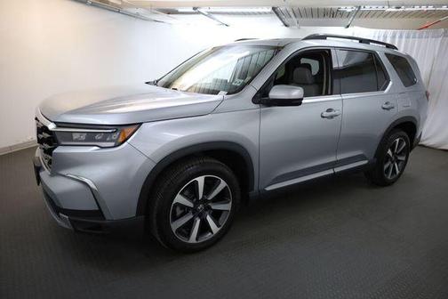 Lunar Silver Metallic 2024 Honda Pilot Touring