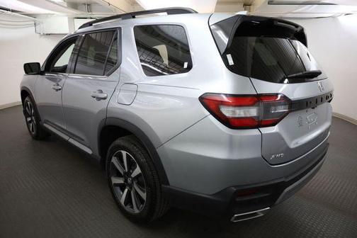 Lunar Silver Metallic 2024 Honda Pilot Touring