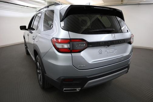 Lunar Silver Metallic 2024 Honda Pilot Touring