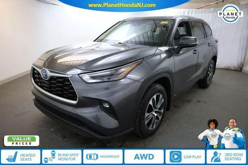 2022 Toyota Highlander Hybrid XLE