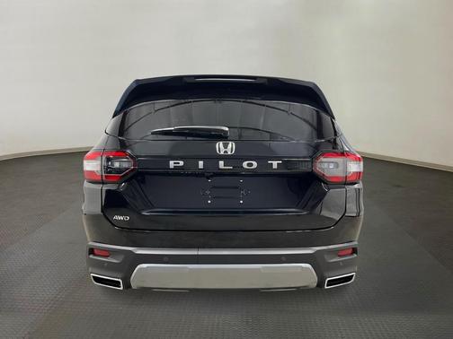 Crystal Black Pearl 2026 Honda Pilot EX-L