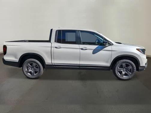Platinum White Pearl 2026 Honda Ridgeline TrailSport