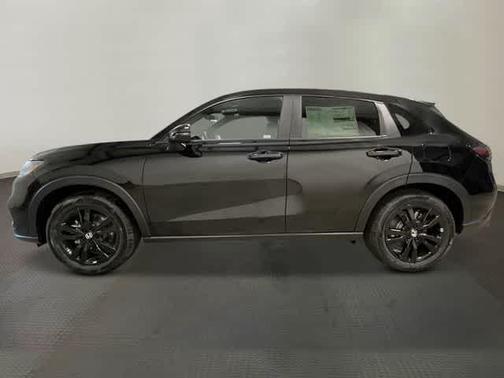 Crystal Black Pearl 2027 Honda HR-V Sport