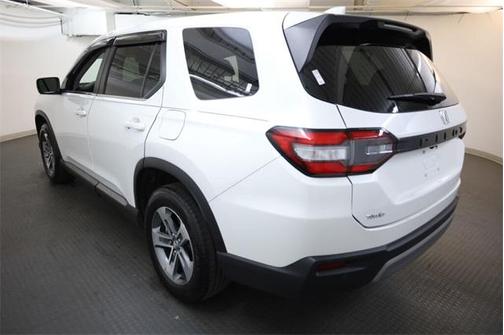 2023 Honda Pilot EX-L 8-Passenger