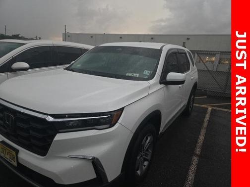 2023 Honda Pilot EX-L 8-Passenger