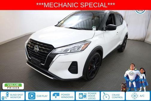 Aspen White / Super Black 2021 Nissan Kicks SV