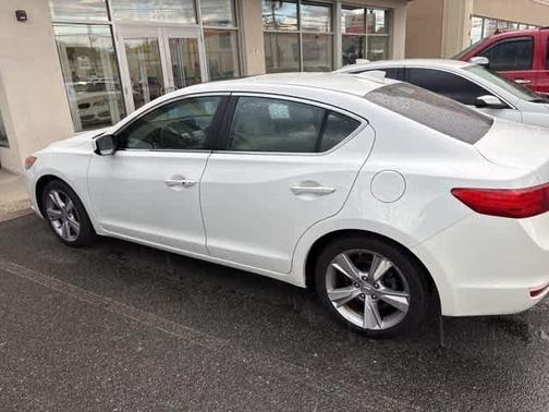 2013 Acura ILX 2.0L w/Premium Package