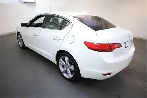 2013 Acura ILX 2.0L w/Premium Package