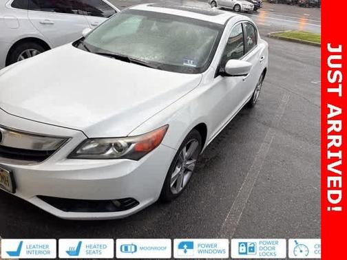 2013 Acura ILX 2.0L w/Premium Package