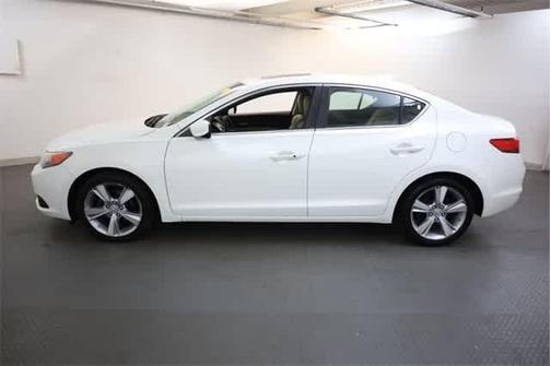 2013 Acura ILX 2.0L w/Premium Package