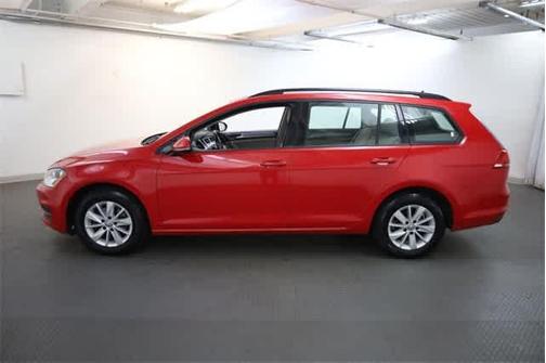 2016 Volkswagen Golf SportWagen TSI S 4-Door