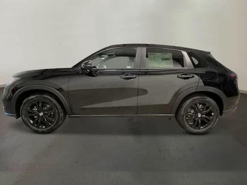 Crystal Black Pearl 2027 Honda HR-V Sport