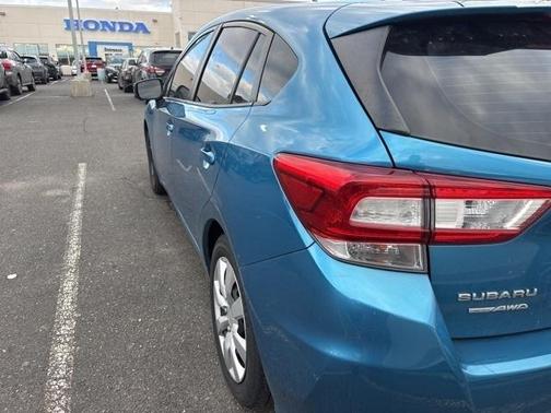 2019 Subaru Impreza 2.0i