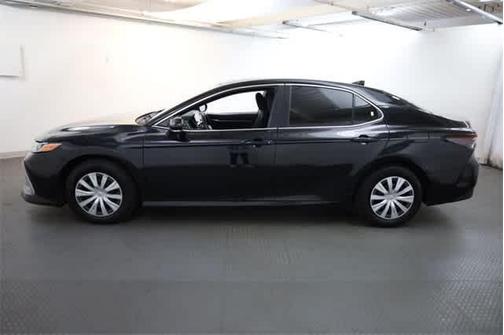 2022 Toyota Camry Hybrid LE