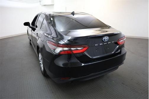 2022 Toyota Camry Hybrid LE
