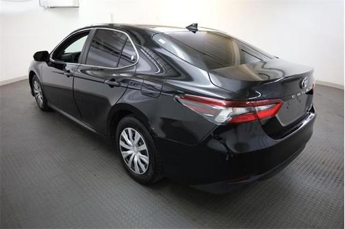 2022 Toyota Camry Hybrid LE