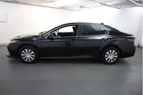 2022 Toyota Camry Hybrid LE