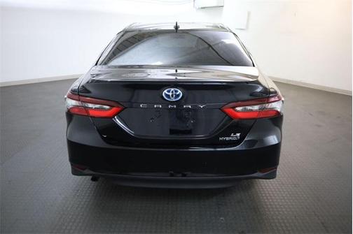 2022 Toyota Camry Hybrid LE