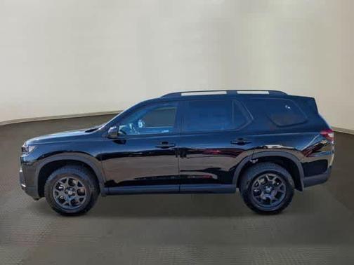 Crystal Black Pearl 2026 Honda Pilot TrailSport