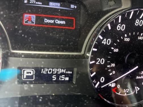 2014 Nissan Pathfinder SV