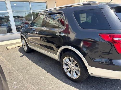 Tuxedo Black Metallic 2013 Ford Explorer XLT