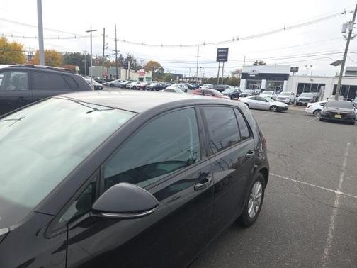 2016 Volkswagen Golf TSI S 4-Door