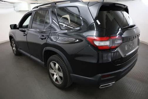 Crystal Black Pearl 2023 Honda Pilot Sport