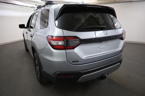 Lunar Silver Metallic 2023 Honda Pilot TrailSport