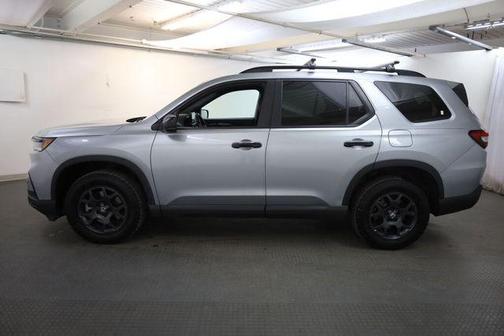 Lunar Silver Metallic 2023 Honda Pilot TrailSport