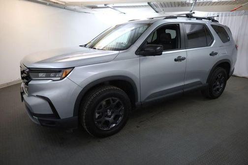 Lunar Silver Metallic 2023 Honda Pilot TrailSport