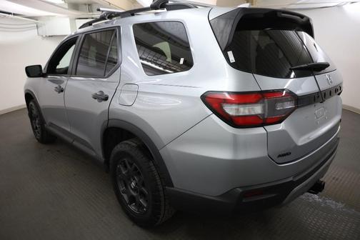 Lunar Silver Metallic 2023 Honda Pilot TrailSport
