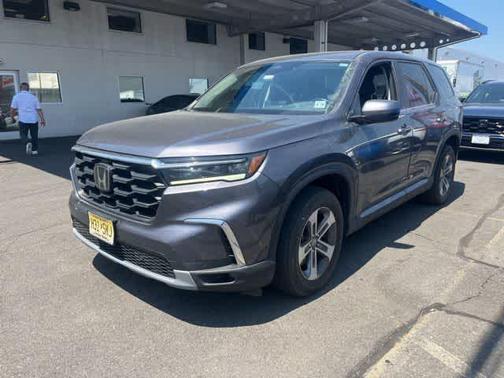 Modern Steel Metallic 2023 Honda Pilot EX-L 8-Passenger