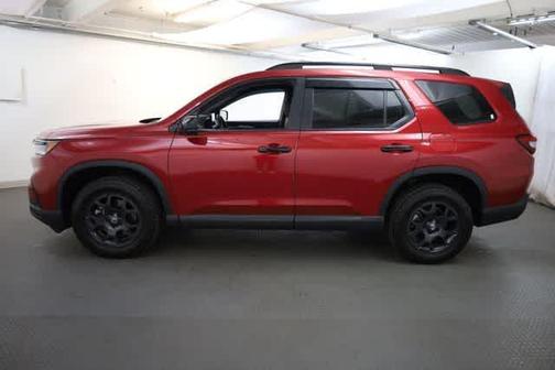 Radiant 2025 Honda Pilot TrailSport