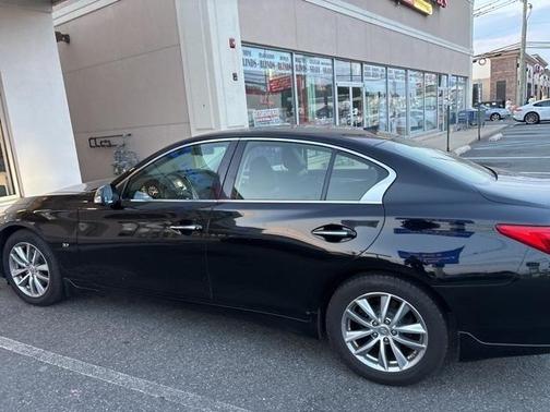 2015 INFINITI Q50 Base