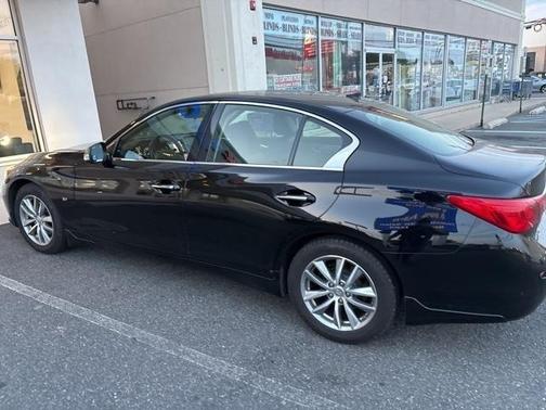 2015 INFINITI Q50 Base