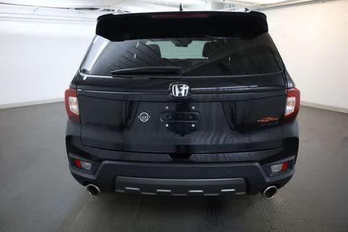 Crystal Black Pearl 2024 Honda Passport TrailSport