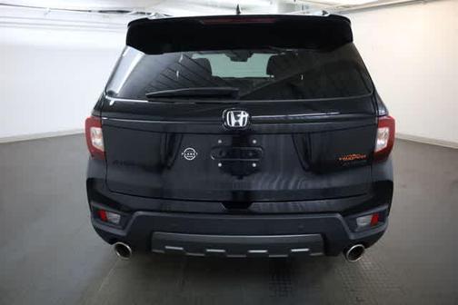 Crystal Black Pearl 2024 Honda Passport TrailSport