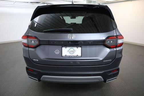 Modern Steel Metallic 2025 Honda Pilot Touring