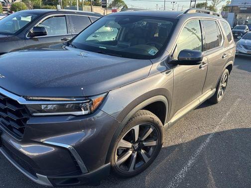 Modern Steel Metallic 2025 Honda Pilot Sport