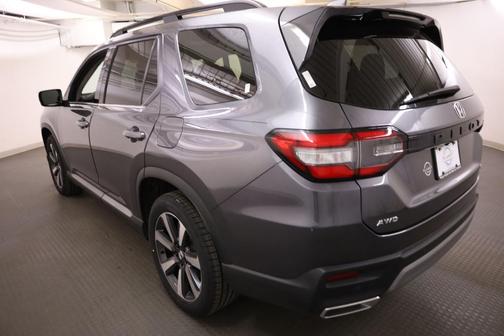Modern Steel Metallic 2025 Honda Pilot Touring