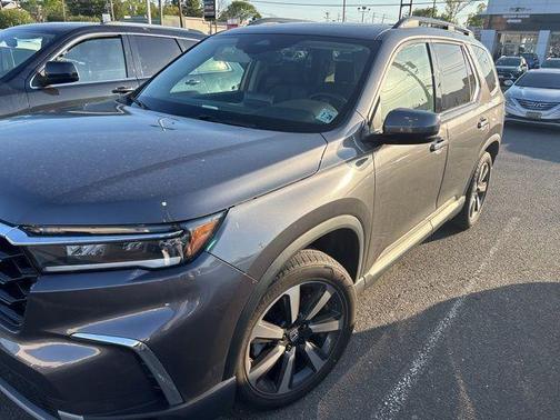 Modern Steel Metallic 2025 Honda Pilot Sport