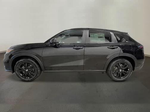 Crystal Black Pearl 2027 Honda HR-V Sport