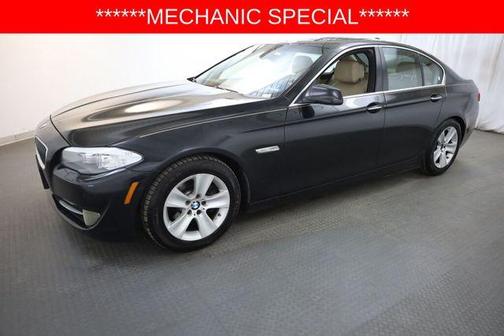 Black Sapphire Metallic 2011 BMW 528 i